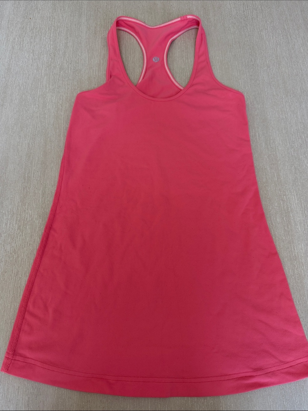 Lululemon coral tank best for size 6